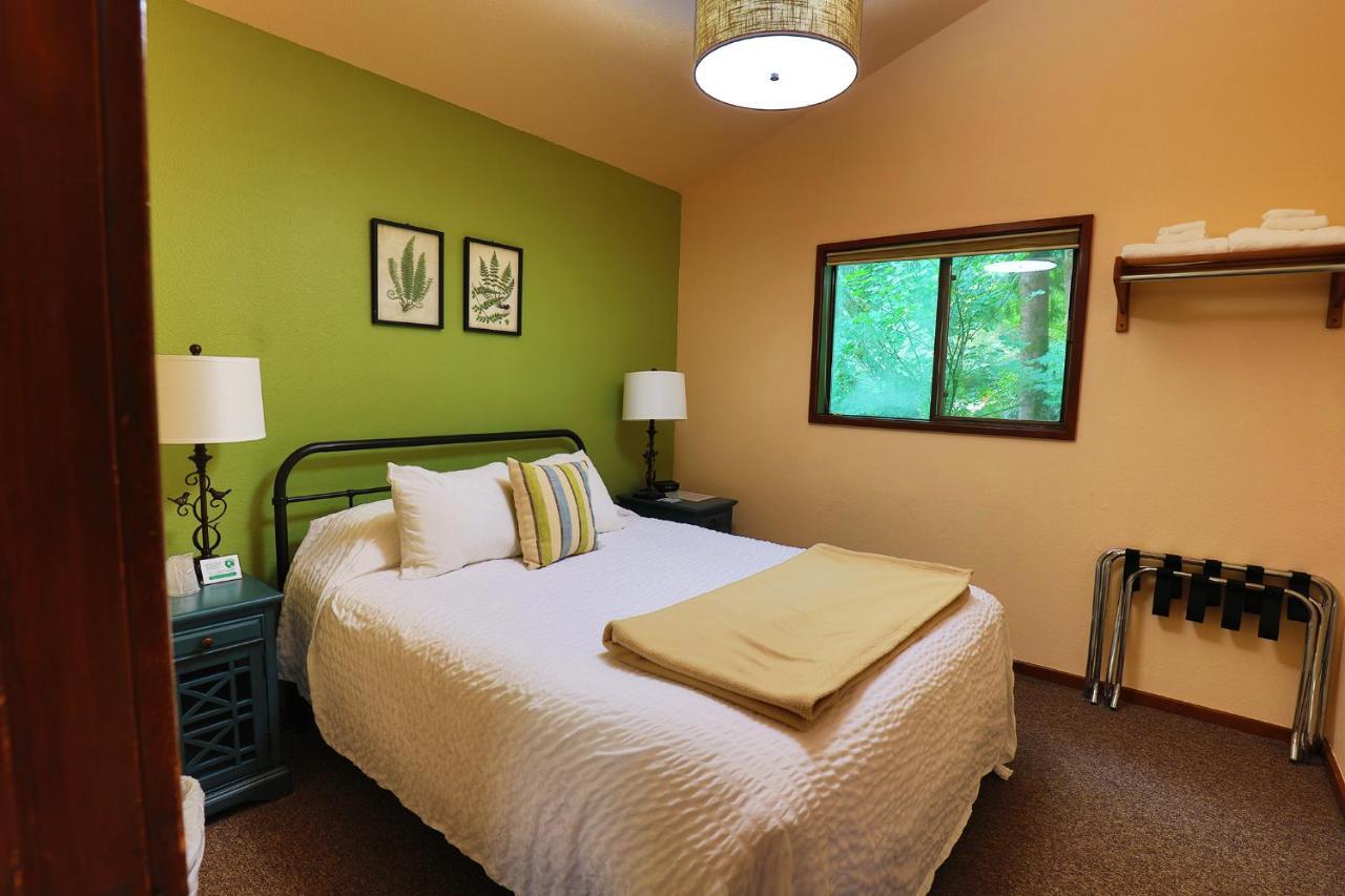 Silver Falls Lodge & Conference Center Sublimity Esterno foto